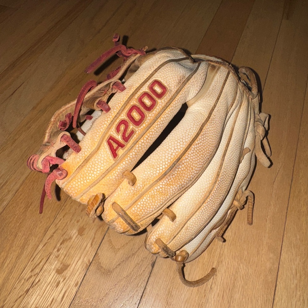 Wilson A2000 softball glove